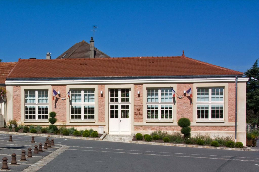 L'ancienne école des filles transformée en salle communale (ancienne salle des fêtes)