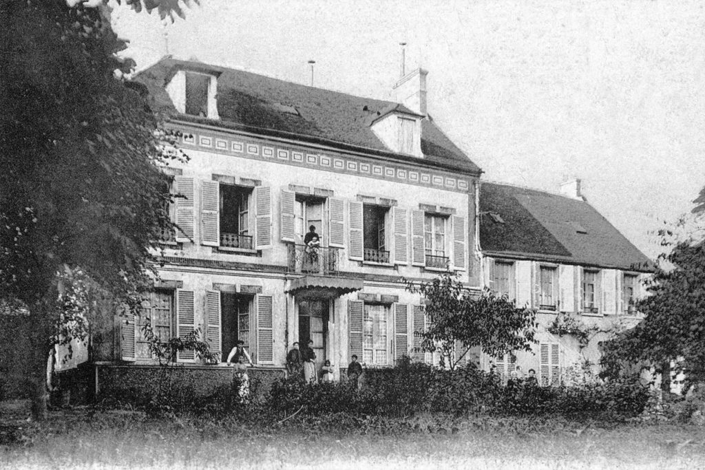 Carte postale du début du XXème siècle : Ancien "château" de Villabé, ancienne propriété des ducs de Villeroy, puis de la famille Darblay. La demeure et le parc deviennent en 1972 le "Village d'enfants".