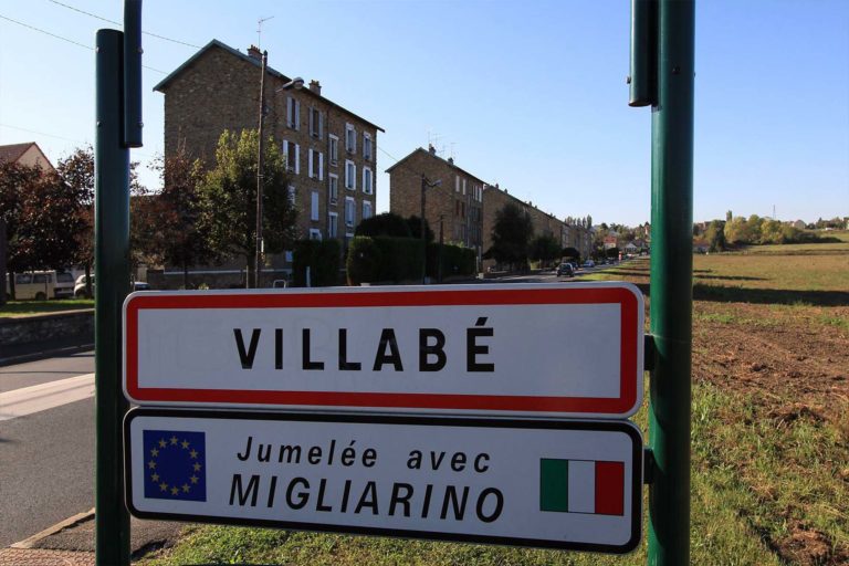 Villabé, cité Darblay - Panneau ville jumelée avec Migliarino