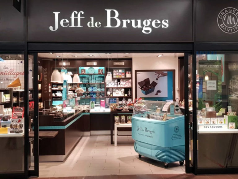 Devanture de la confiserie chocolaterie "Jeff de Bruges" de Villabé